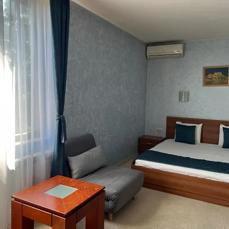 ホテル Family 007 Ivan Dimitrov-kuklata 15 Str 2*