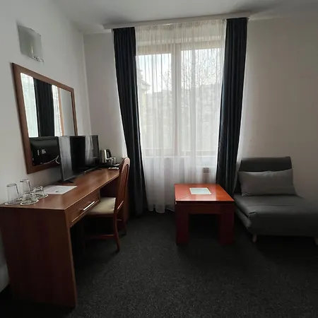 Family 007 Ivan Dimitrov-kuklata 15 Str Хотел София