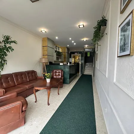 Family 007 Отель 2*