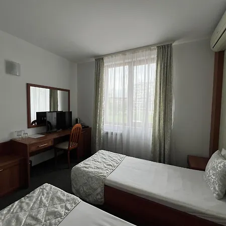 Family 007 Ivan Dimitrov-kuklata 15 Str Отель