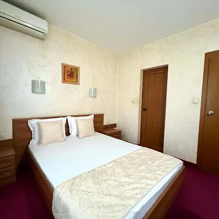 Hotel Family 007 Ivan Dimitrov-kuklata 15 Str Sofia